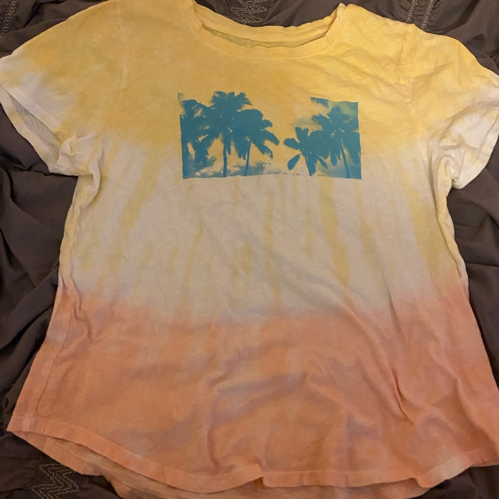 Old Navy Yellow to Peach Ombre Palm Tee with Blue Graphic